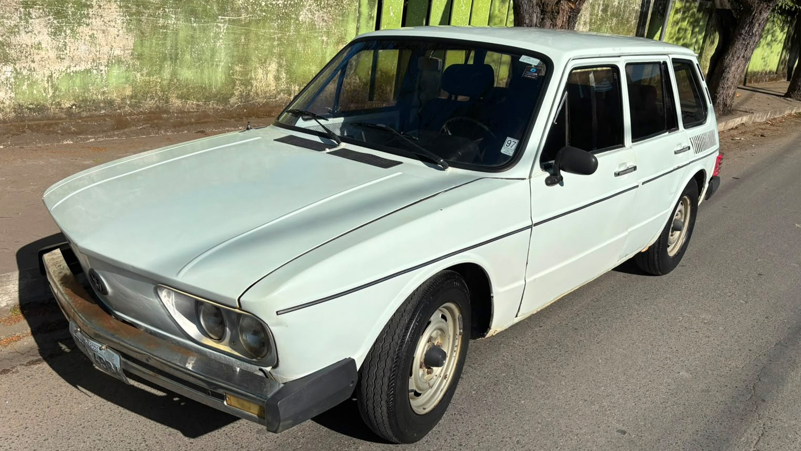 Volkswagen Brasilia LS 1981 à venda em Arcos, MG Volkswagen Brasilia LS 1981 à venda em Arcos, MG