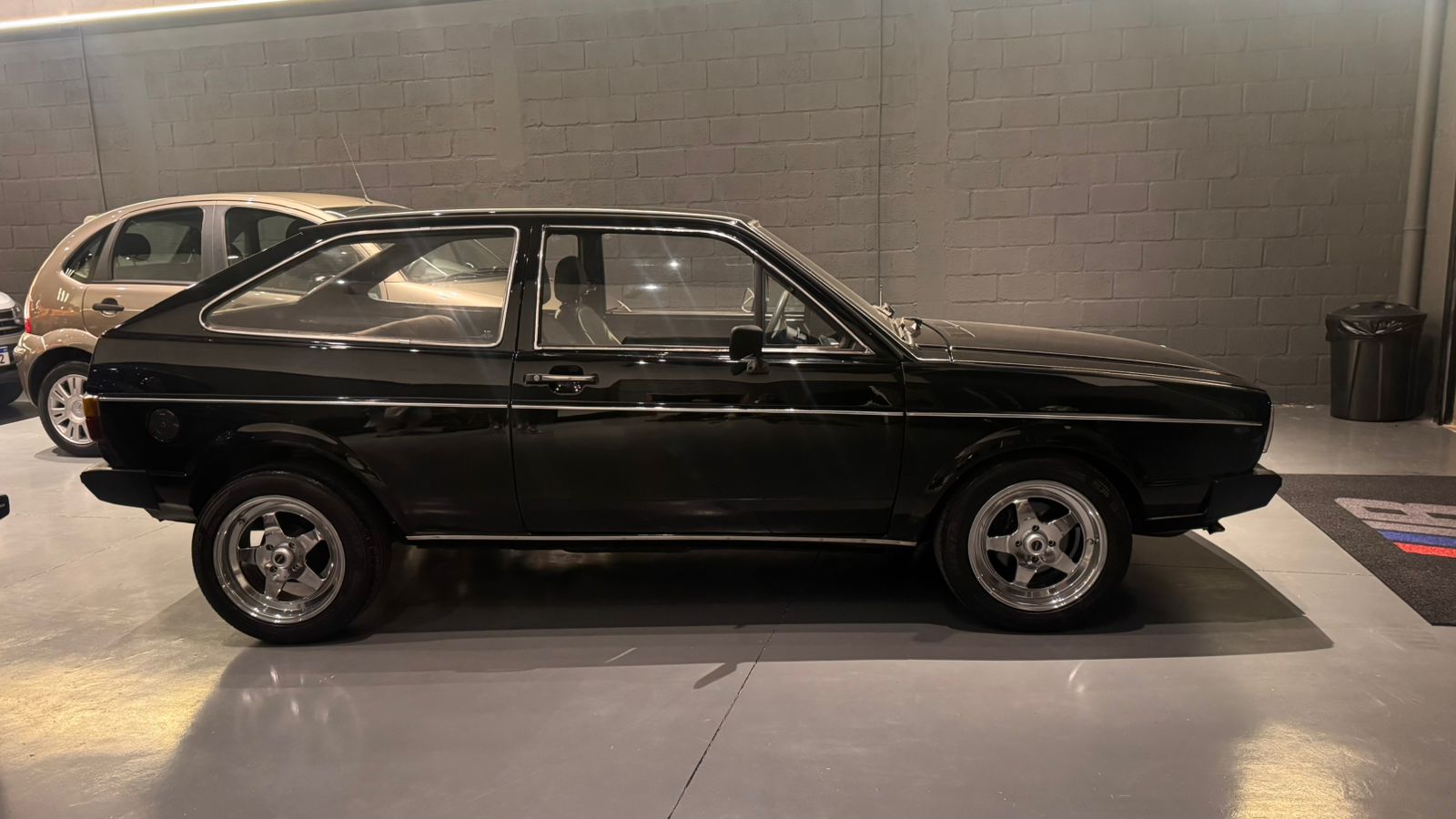 Volkswagen Gol BX 1983 à venda em Av Gavião Real, 45. Vila Verde Bragança Paulista, SP